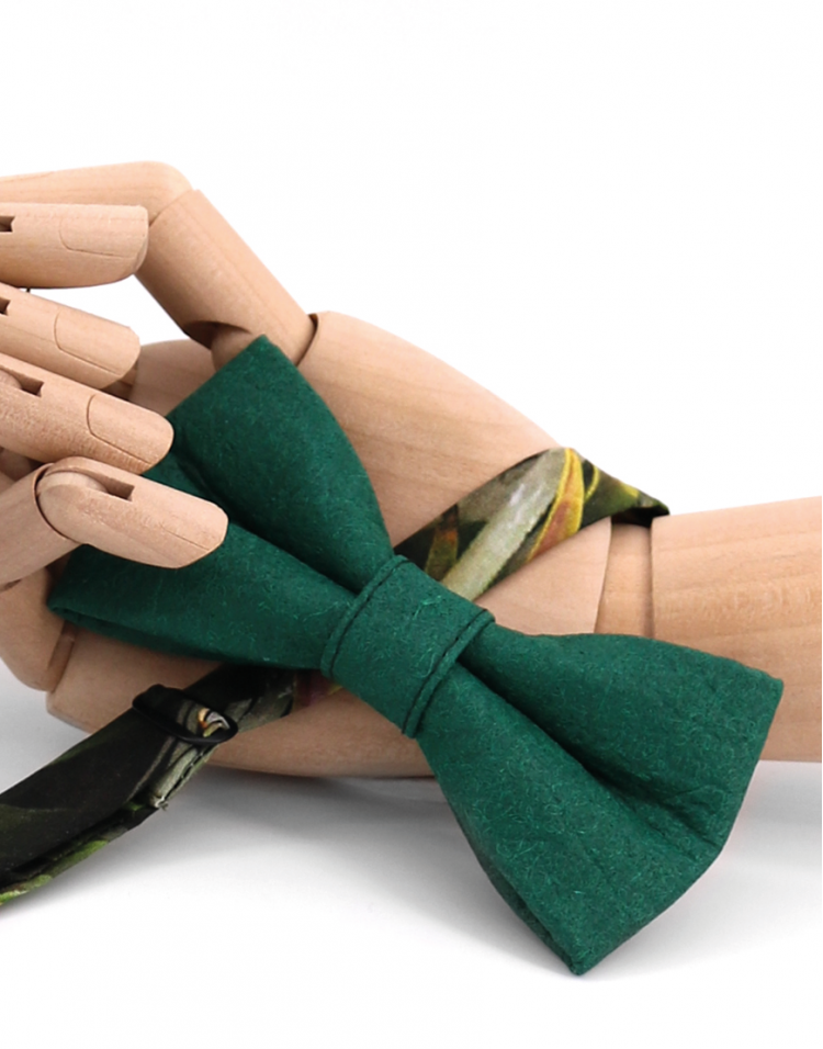 FOREST GREEN PINATEX BOW TIE